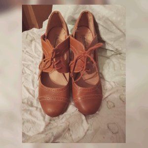 American Eagle Tan Mary Jane Heels